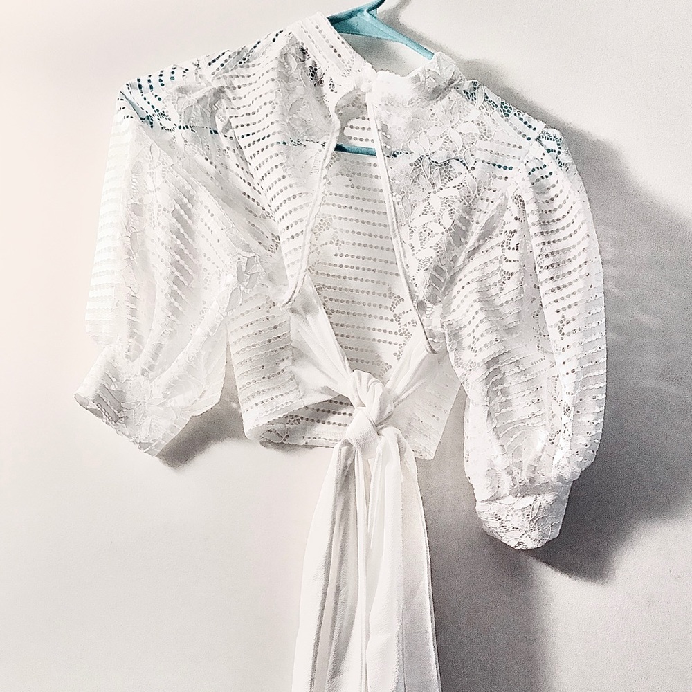 White Laced Cover Shirt w. Ivory Bowtie Lace